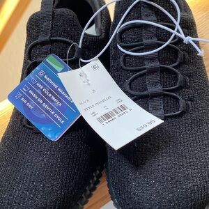 NIB Skechers Memory Foam S Sport Shoes